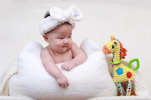 广州借卵试管代怀包男孩4个月宝宝发育标准 广州借卵试管代怀包男孩4个月宝宝发育标准