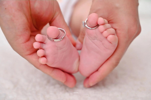 广州借卵试管代怀包男孩7个月孕妇肚子疼