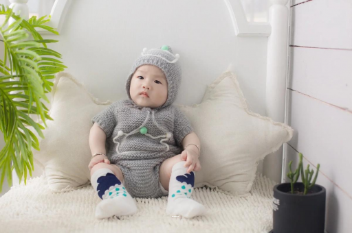 广州借卵试管代怀包男孩宝宝揉眼睛是怎么回事 广州借卵试管代怀包男孩宝宝揉眼睛是怎么回事